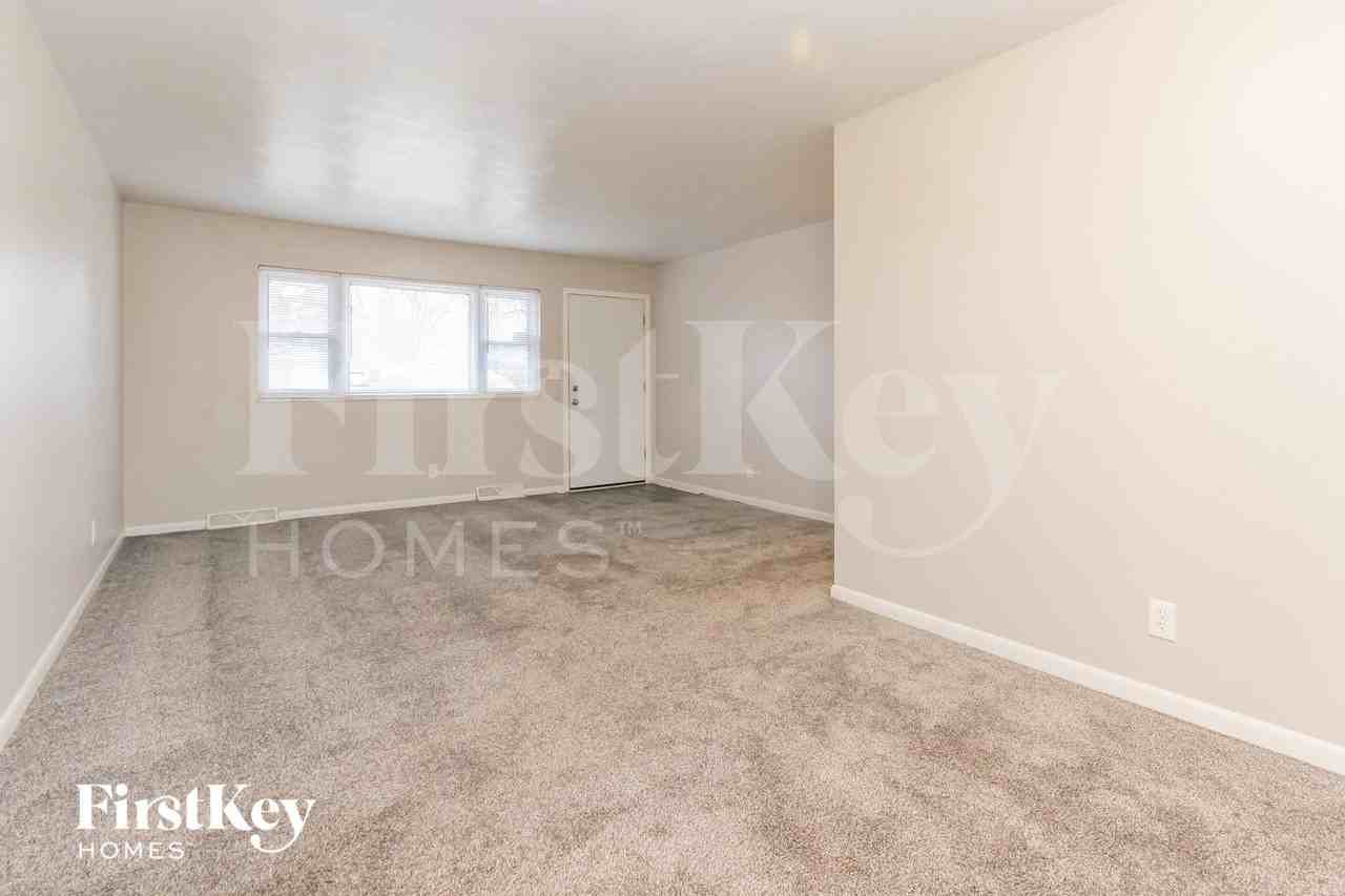 324 Hopkins Rd - Photo 2 of 15