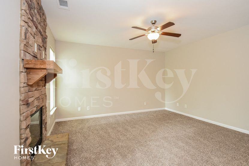 315 Roland Manor Dr - Photo 4 of 18