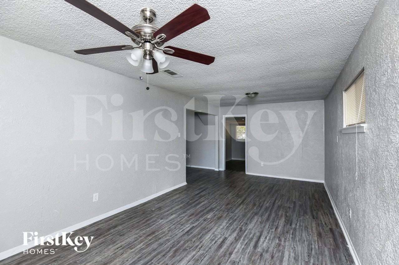 308 Bluebonnet Street - Photo 3 of 15