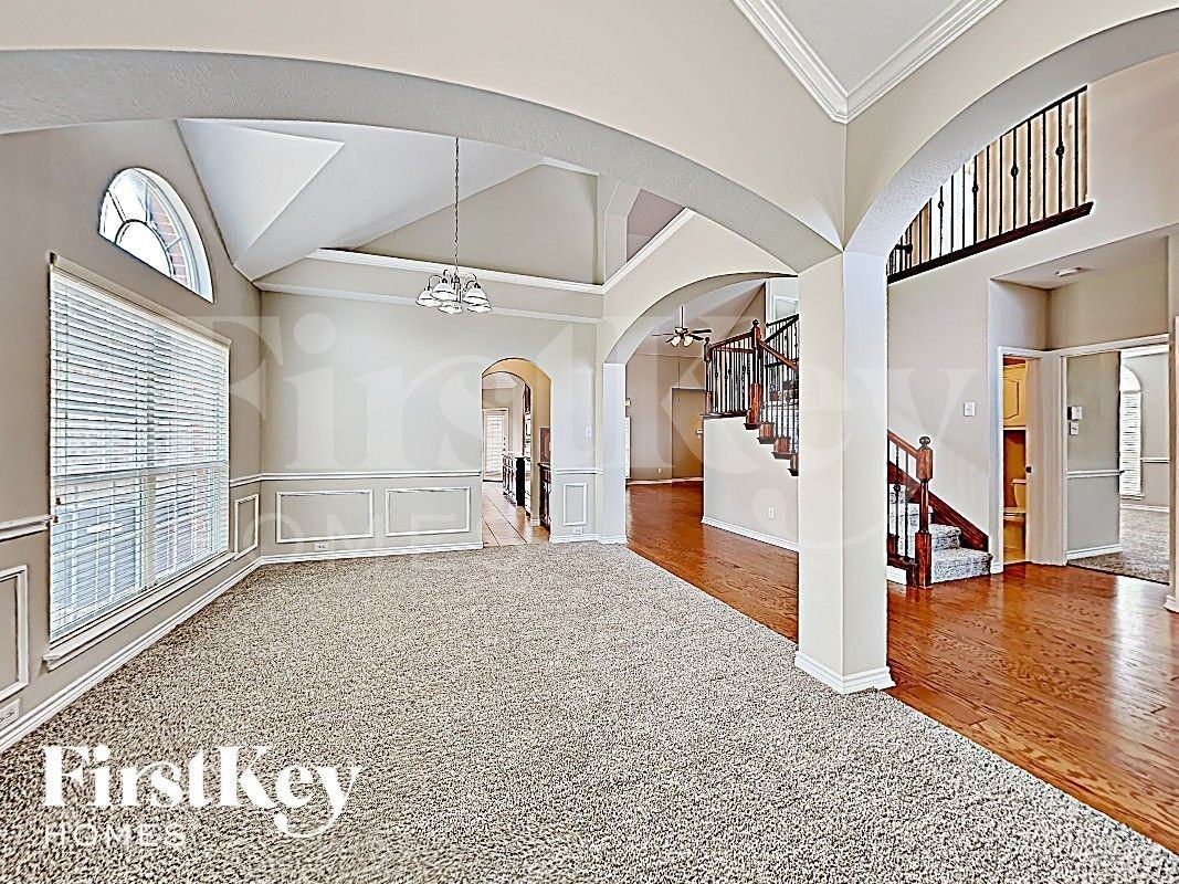 304 Wisteria Way - Photo 2 of 17