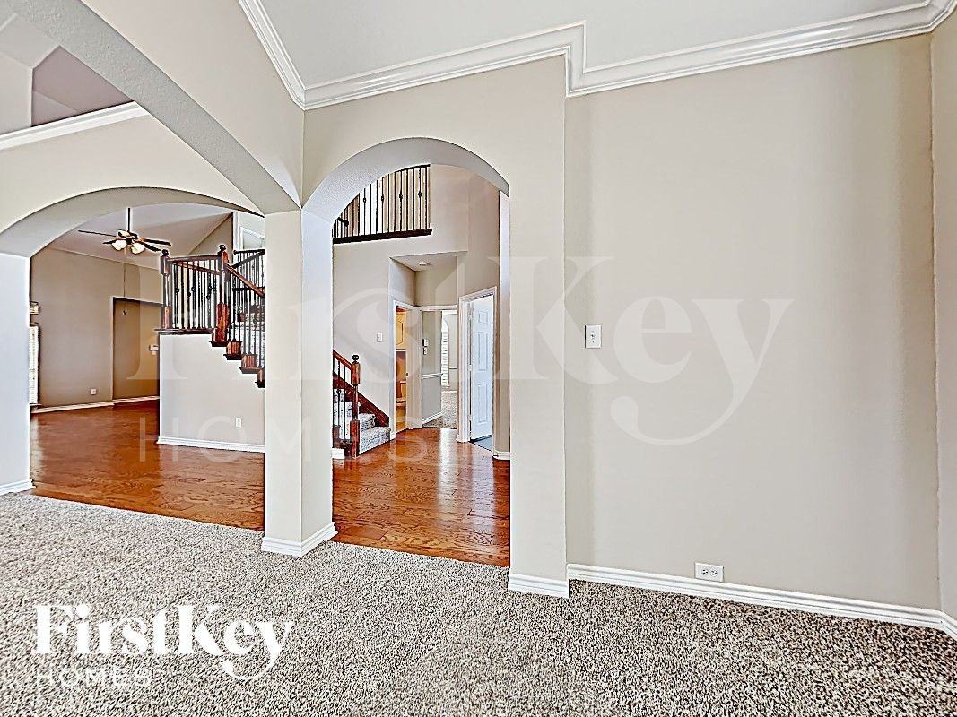 304 Wisteria Way - Photo 3 of 17