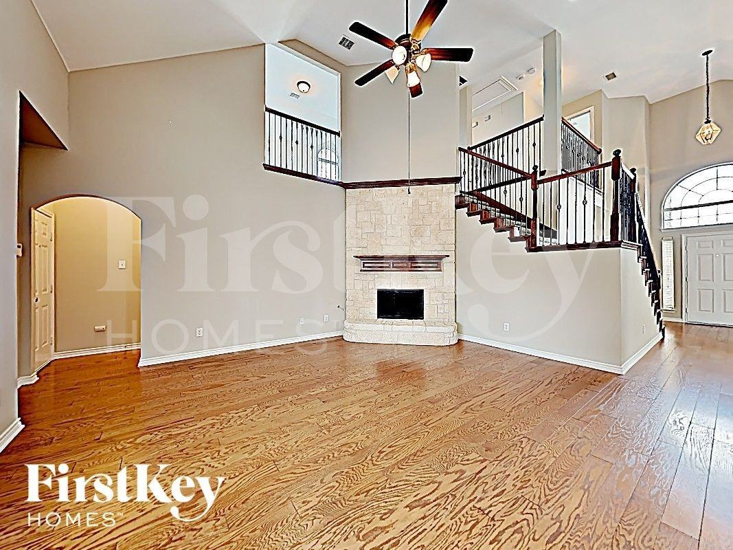 304 Wisteria Way - Photo 6 of 17