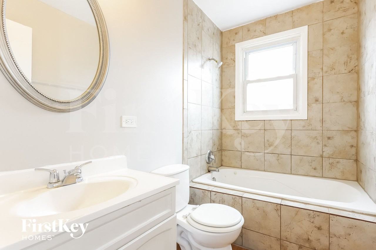 3028 141st St - Photo 7 of 15