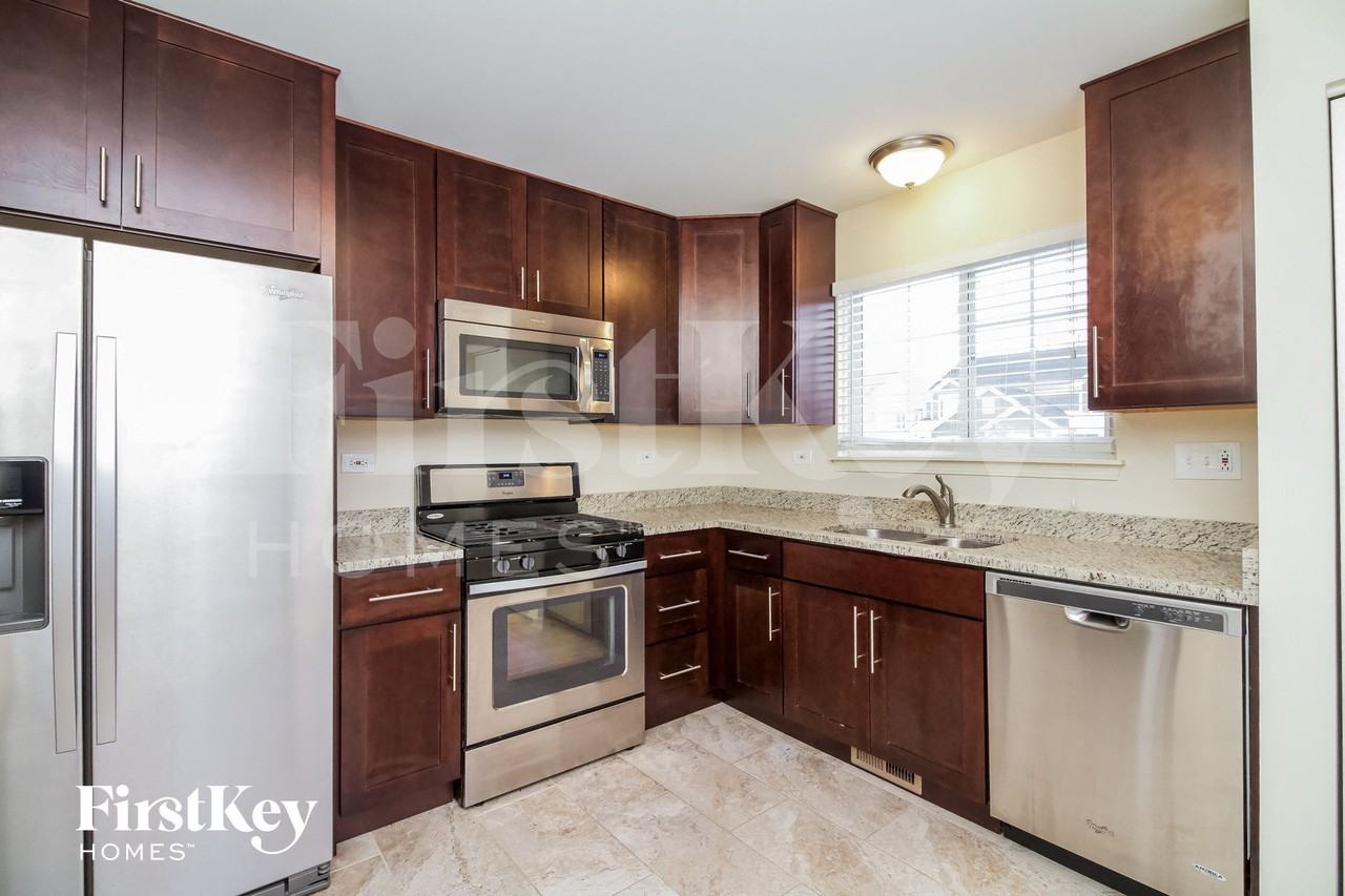 3023 Impressions Dr - Photo 6 of 15