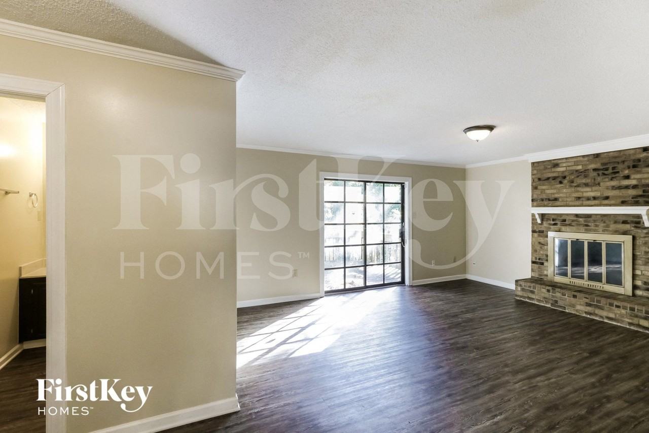 2984 Wood Thrush Dr - Photo 2 of 15