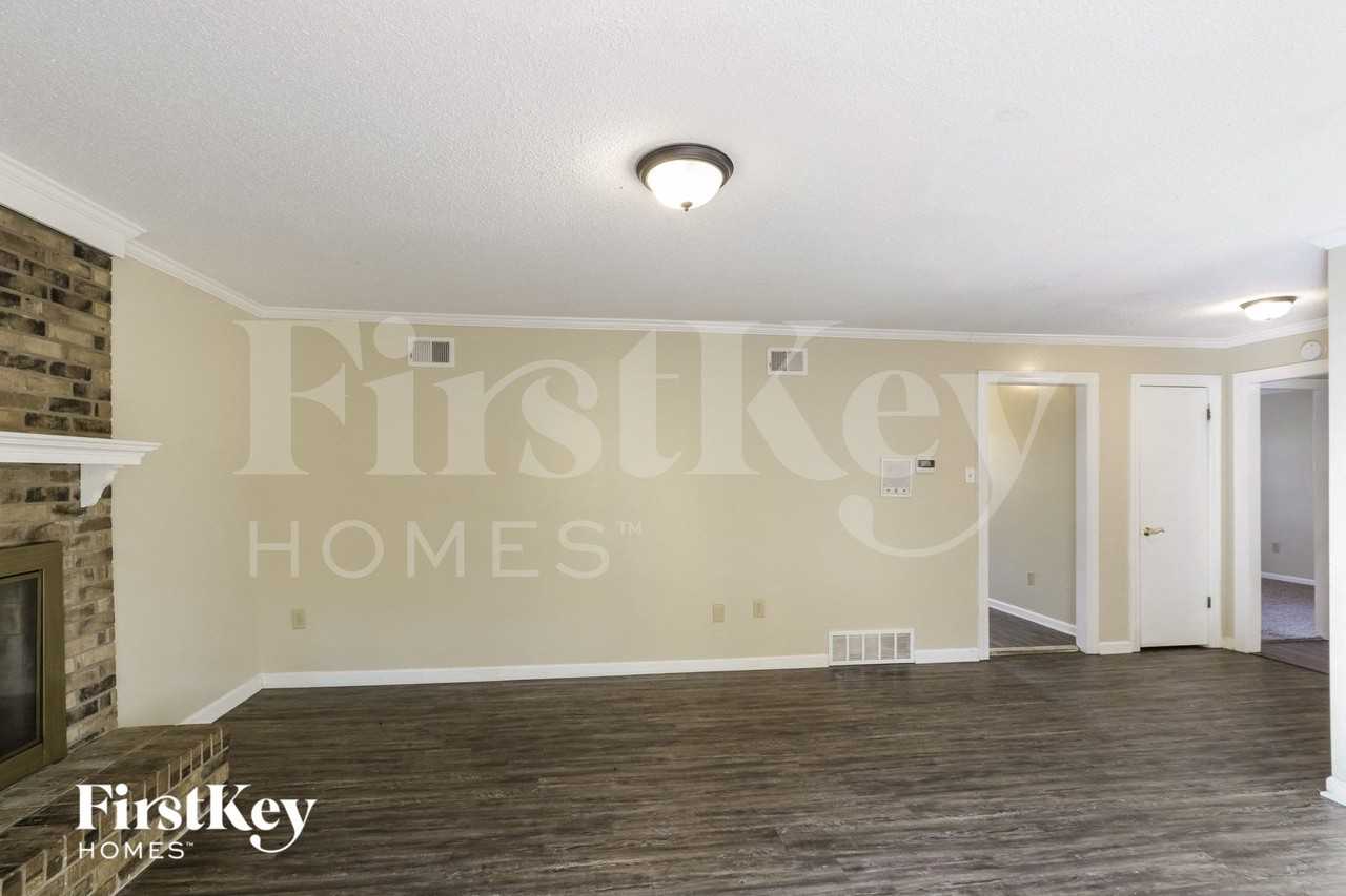 2984 Wood Thrush Dr - Photo 3 of 15