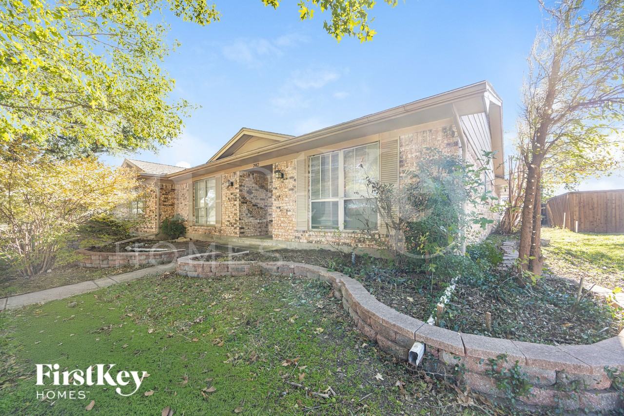 2912 Yorktown Road - Photo 2 of 19