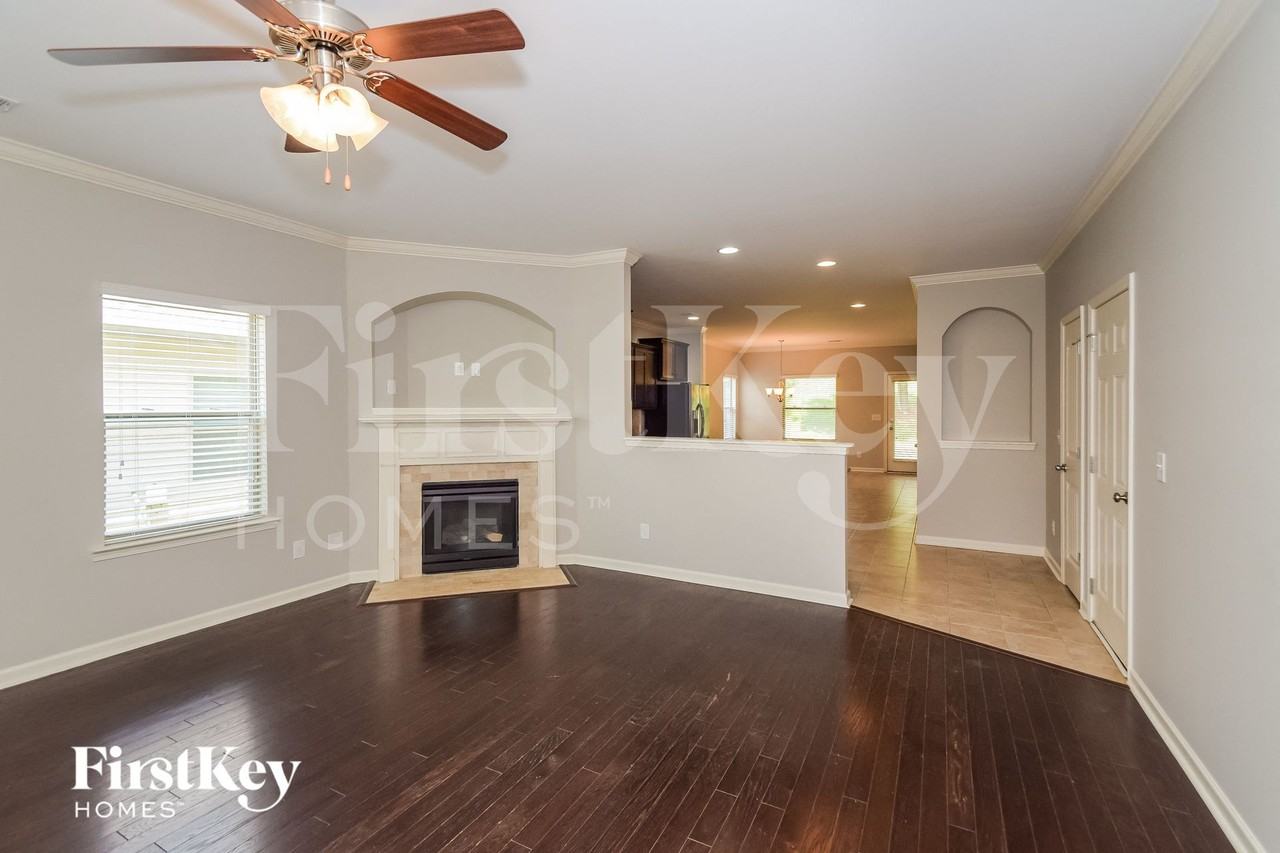 291 Belmont Way - Photo 2 of 15