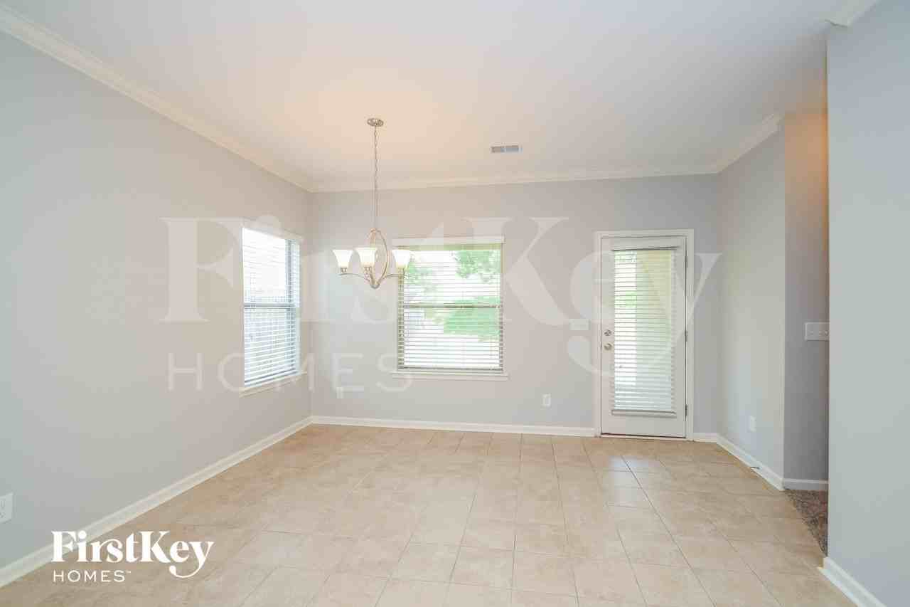 291 Belmont Way - Photo 4 of 15