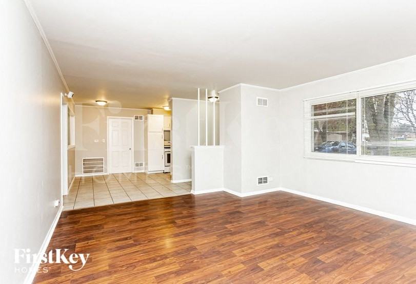 2904 Woodworth Pl - Photo 5 of 16