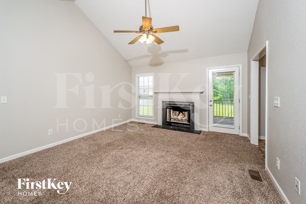 29 Parkwood Dr - Photo 3 of 15