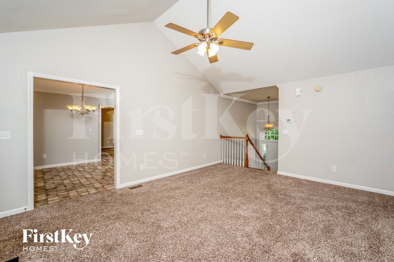 29 Parkwood Dr - Photo 4 of 15