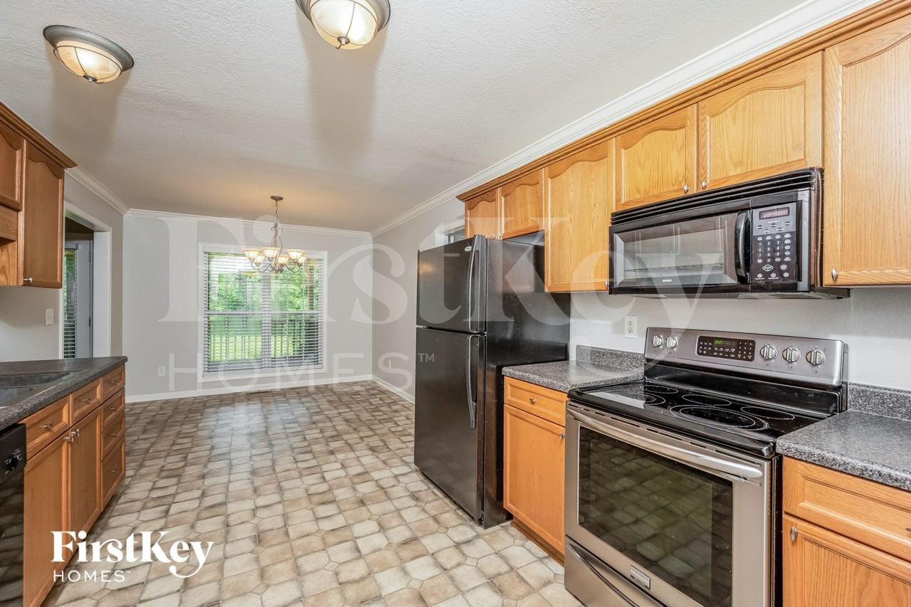 29 Parkwood Dr - Photo 5 of 15