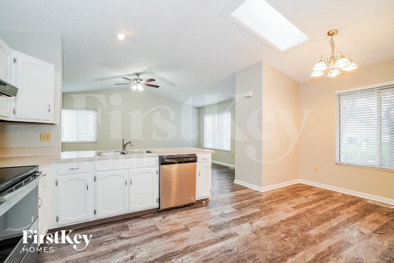 2882 Torrey Pines Drive - Photo 6 of 16