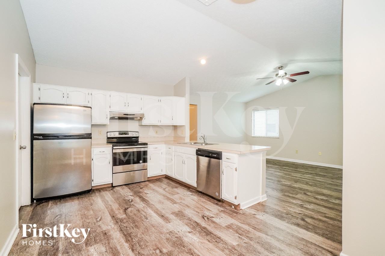 2882 Torrey Pines Drive - Photo 7 of 16