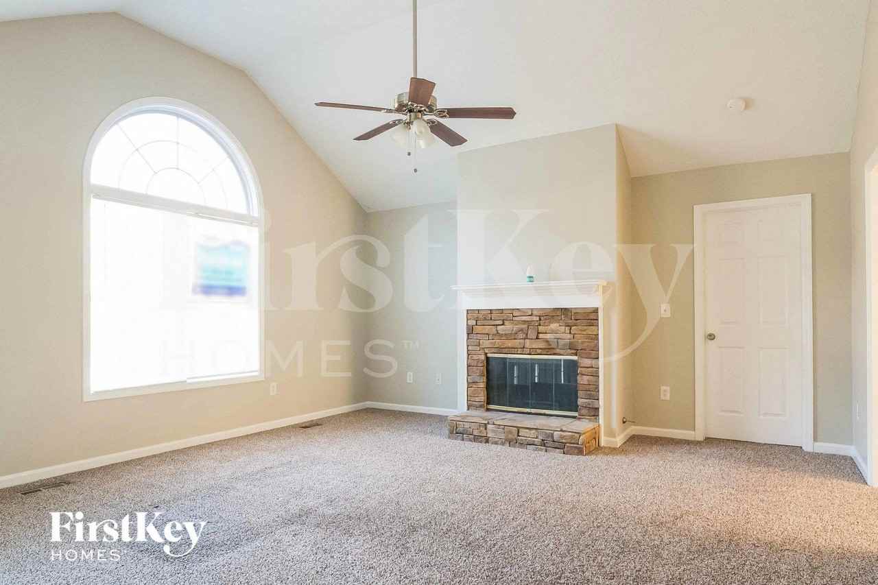 279 Pine Needle Trl - Photo 3 of 15