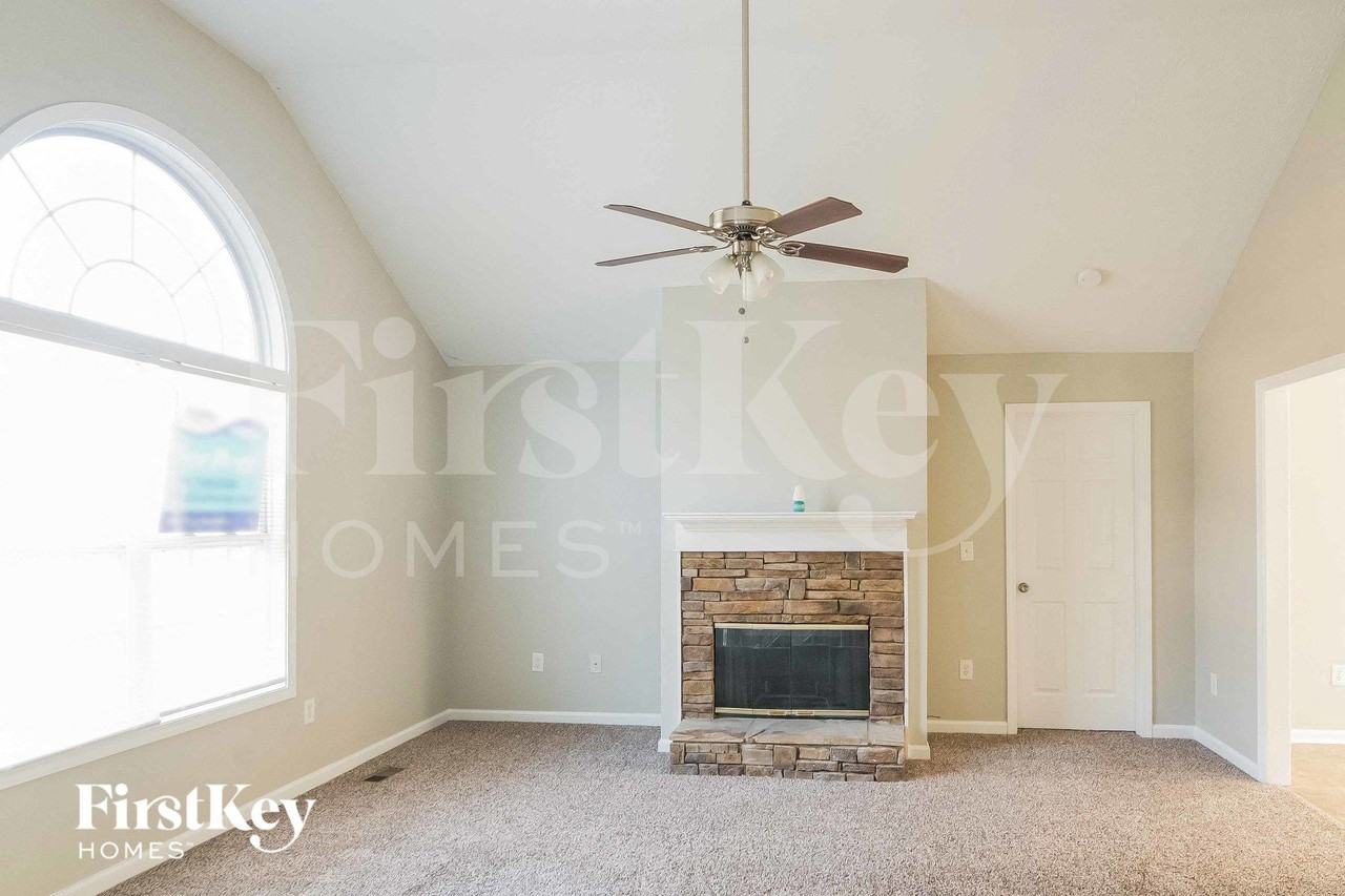 279 Pine Needle Trl - Photo 4 of 15