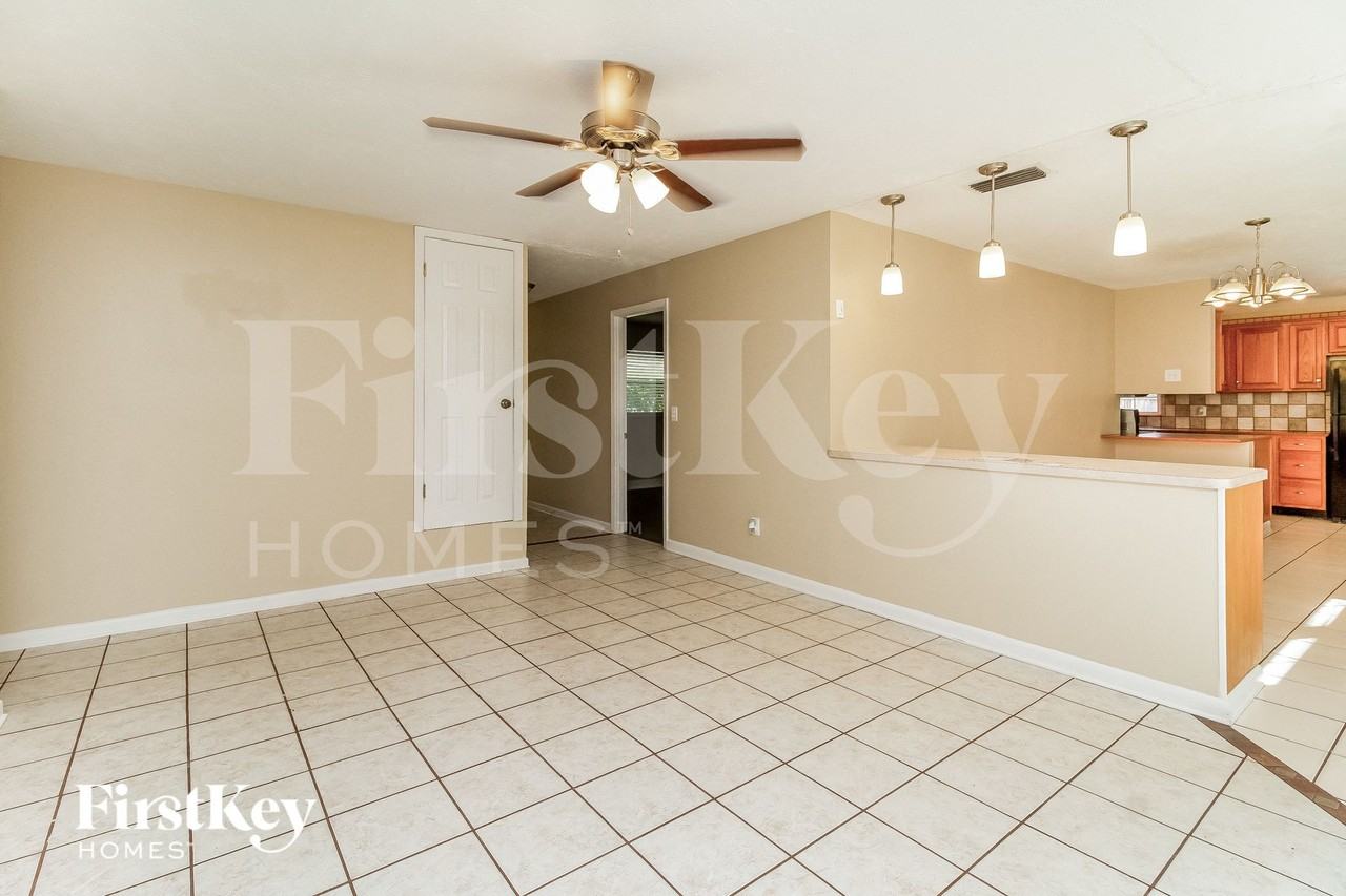 2720 Erin Rd - Photo 3 of 15