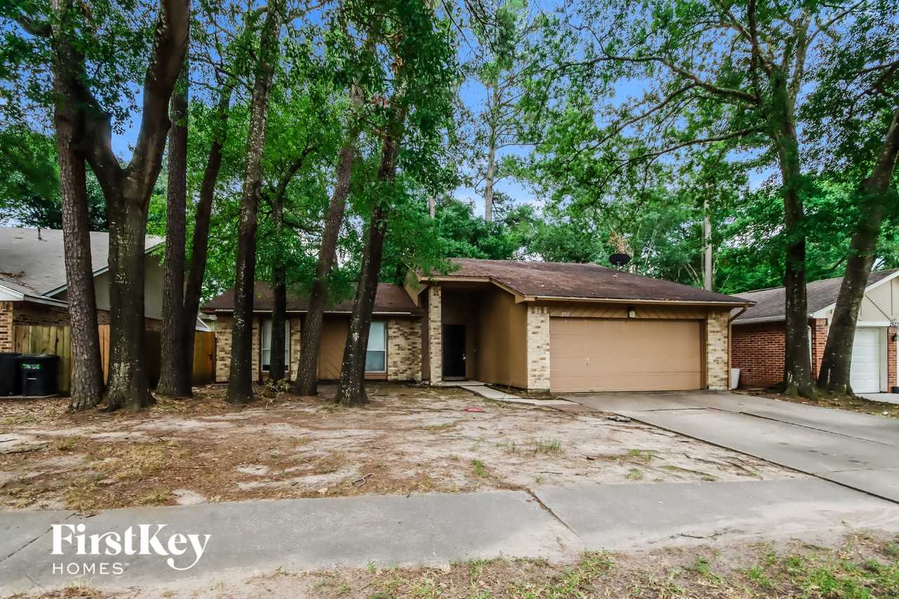 2702 Forestbrook Dr - Photo 2 of 15