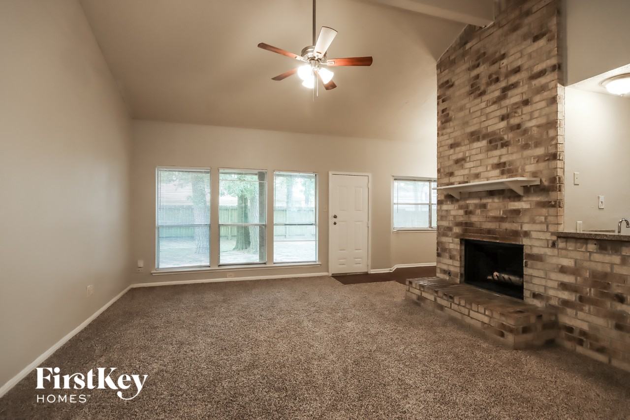 2702 Forestbrook Dr - Photo 3 of 15