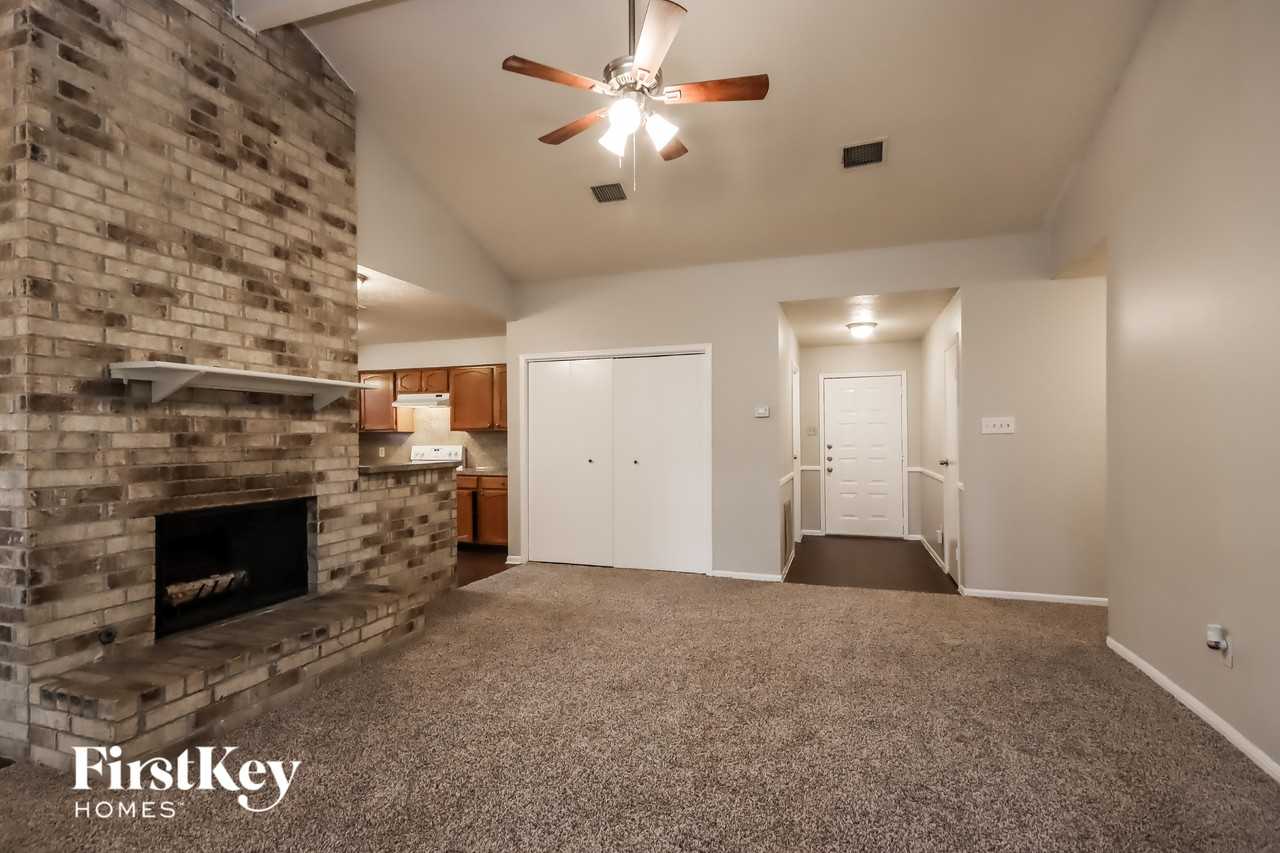 2702 Forestbrook Dr - Photo 4 of 15