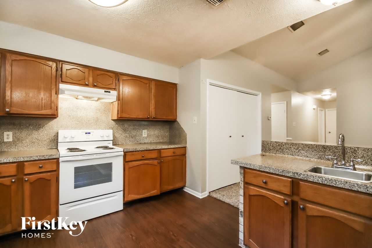 2702 Forestbrook Dr - Photo 5 of 15