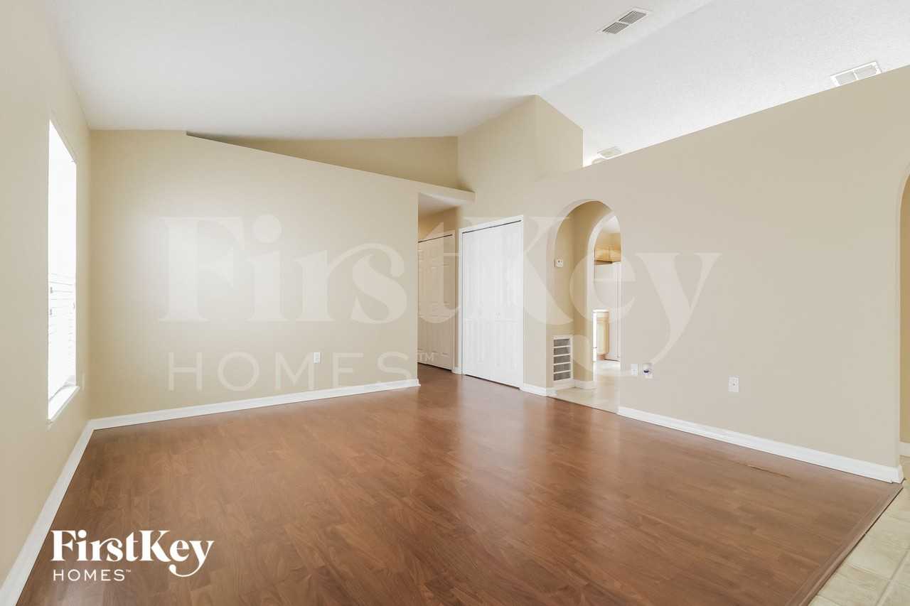 2684 Whispering Trails Dr - Photo 2 of 15