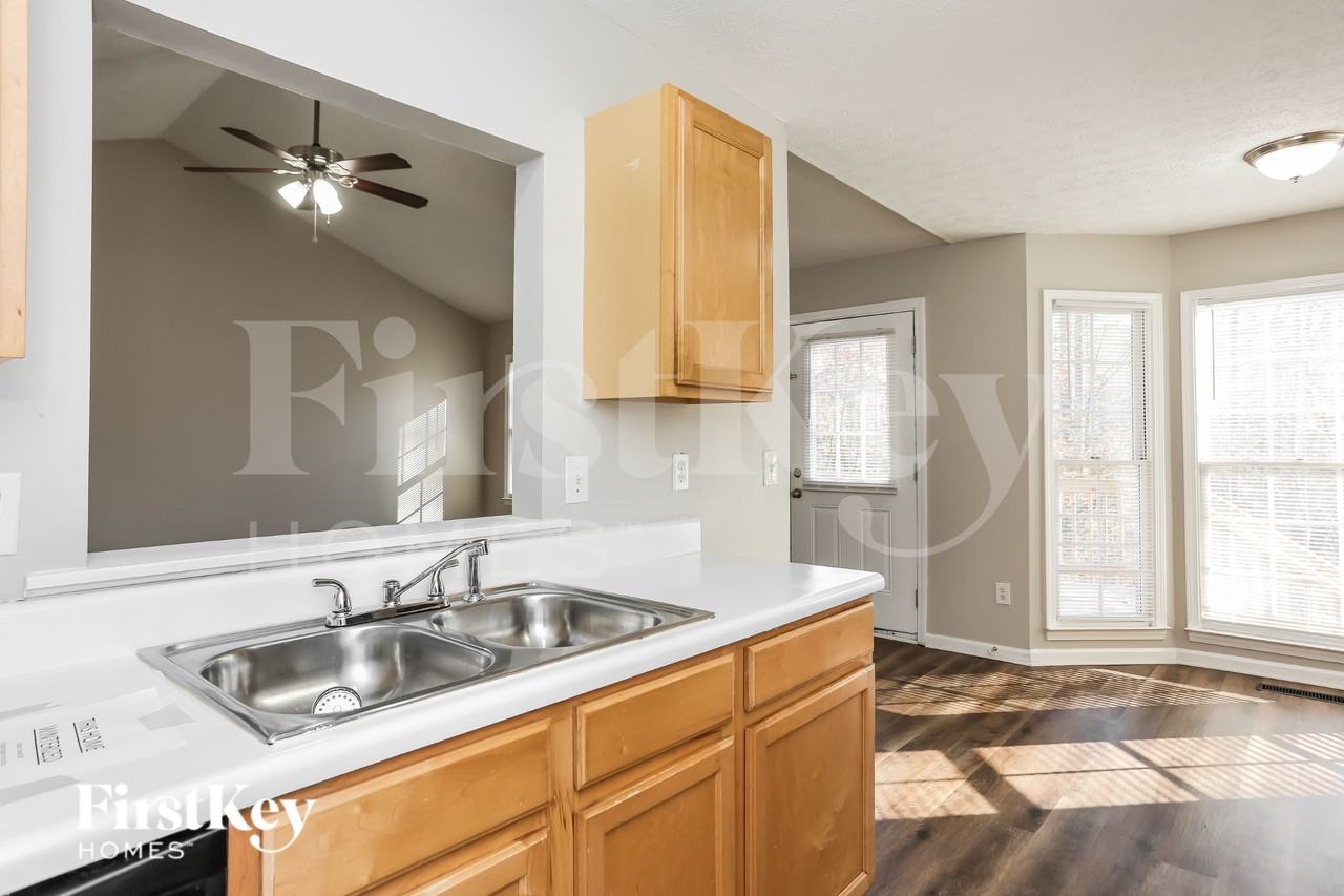 268 Yellowstone Dr - Photo 7 of 19