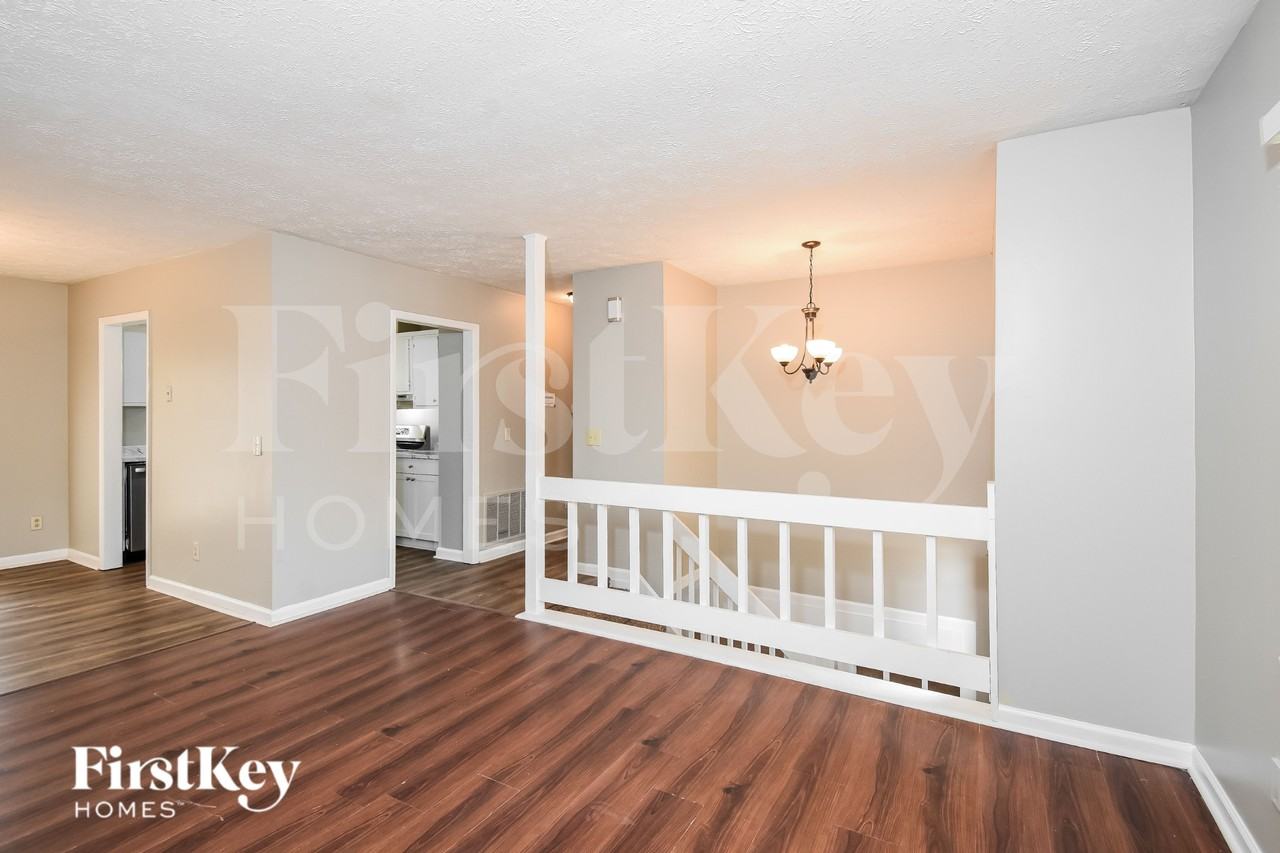 2642 Shady Valley Road - Photo 4 of 18