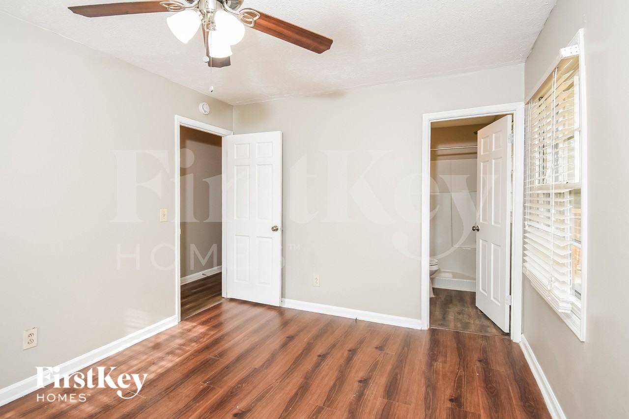 2642 Shady Valley Road - Photo 7 of 18