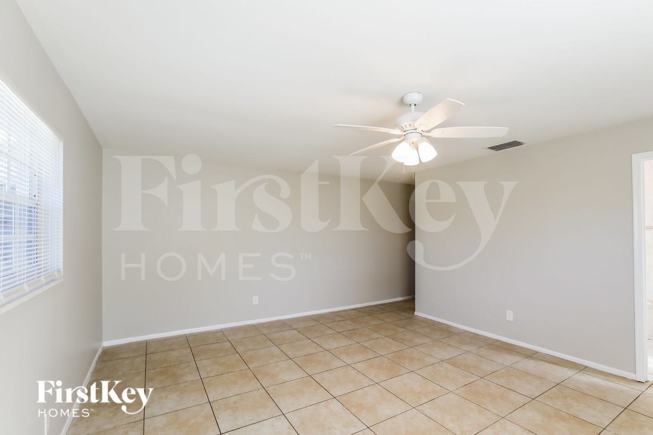 2621 Nw 42nd Ter - Photo 3 of 16
