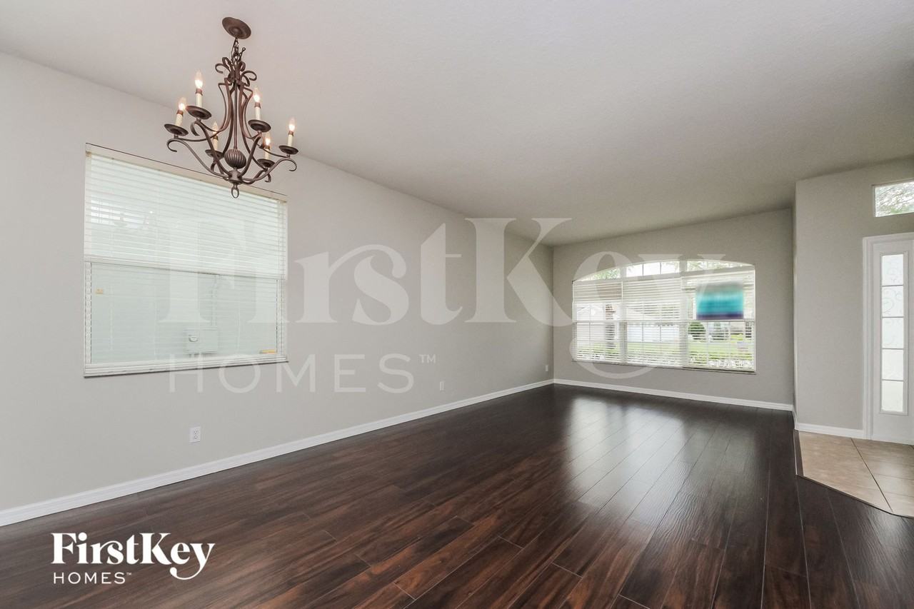 2615 Eagle Canyon Dr N - Photo 2 of 15