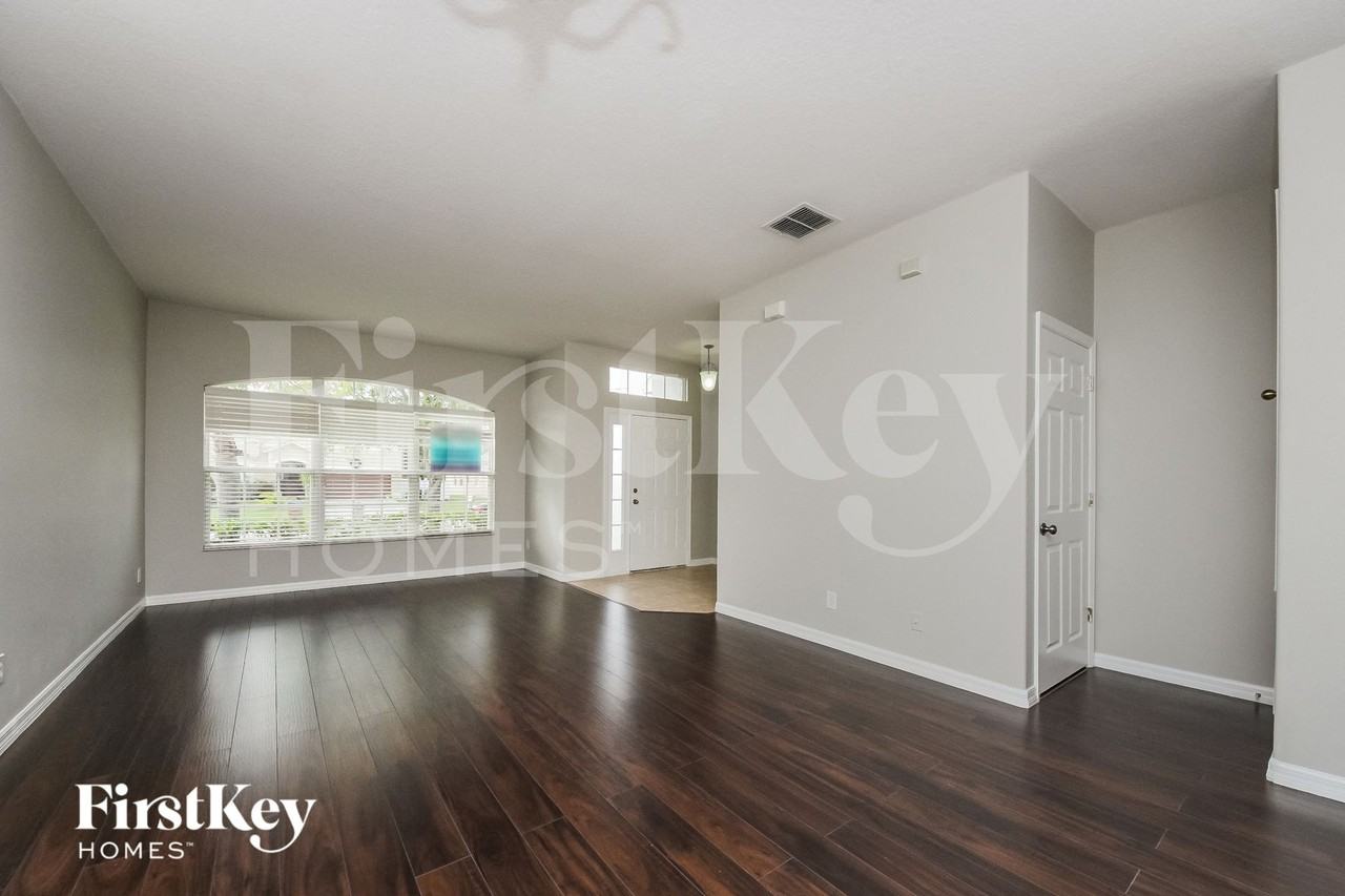 2615 Eagle Canyon Dr N - Photo 3 of 15