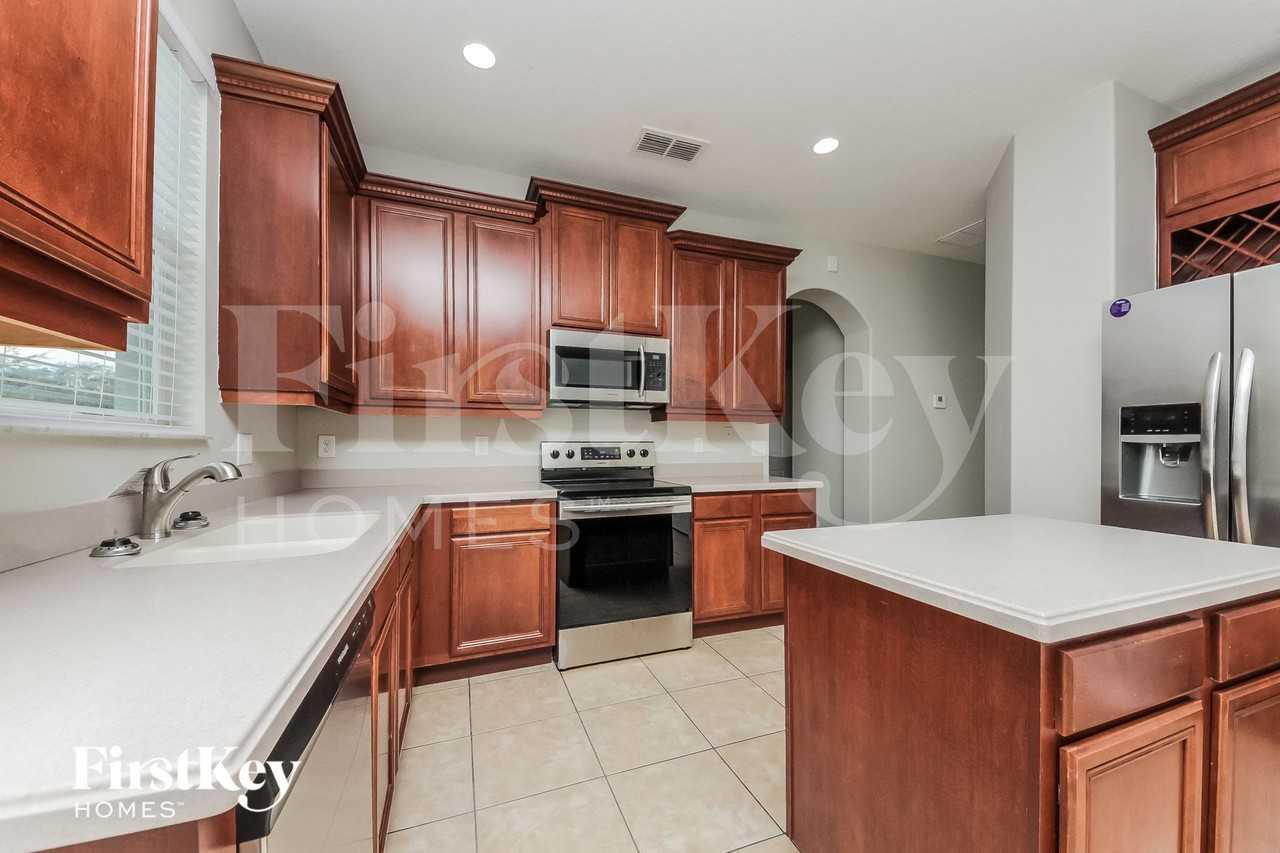 2615 Eagle Canyon Dr N - Photo 4 of 15