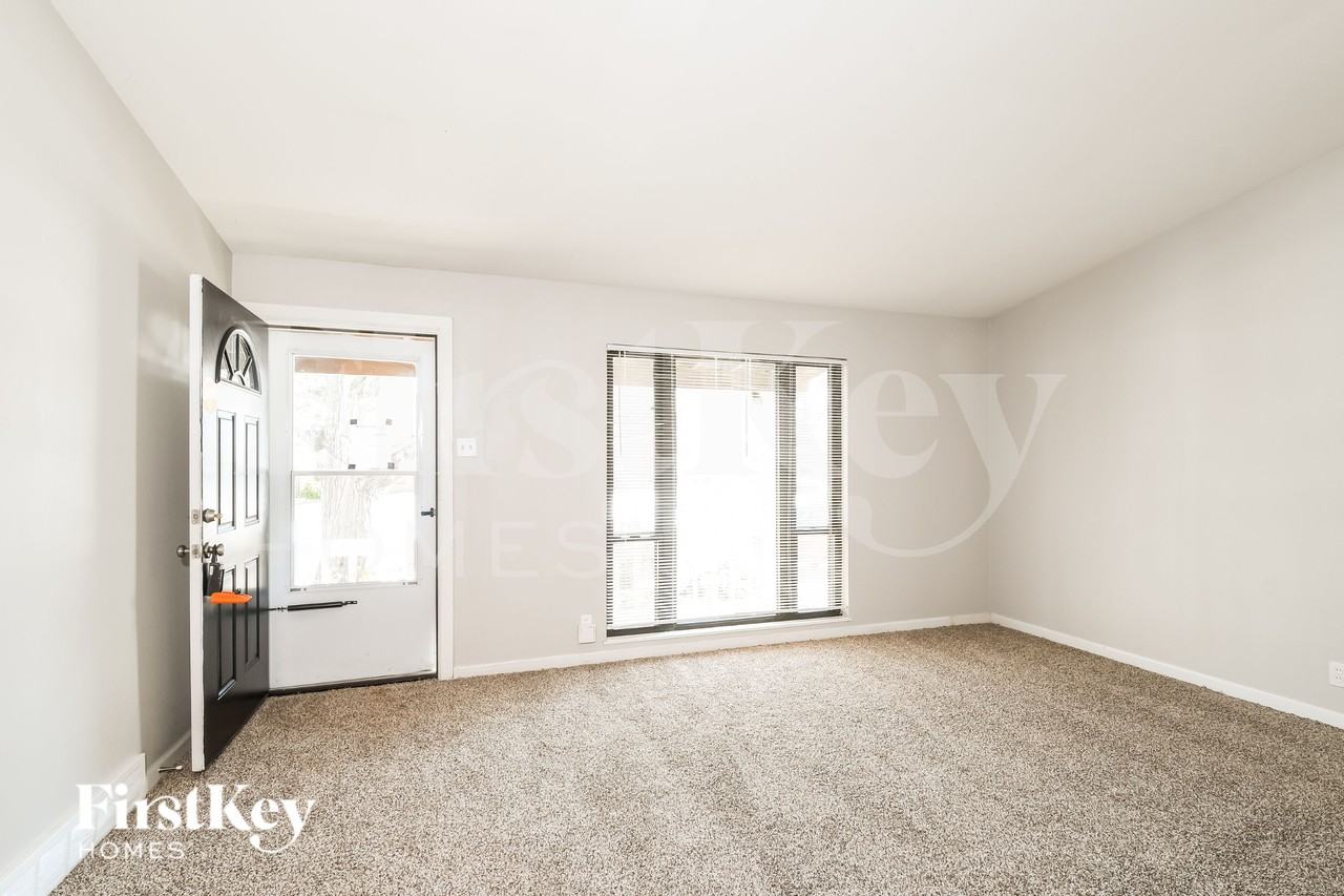 255 Mohican Ln - Photo 5 of 19