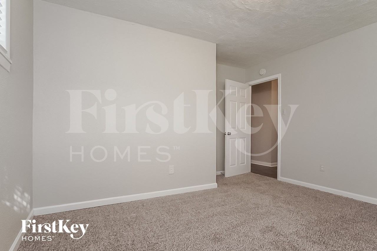 2505 Texas Ave - Photo 6 of 14