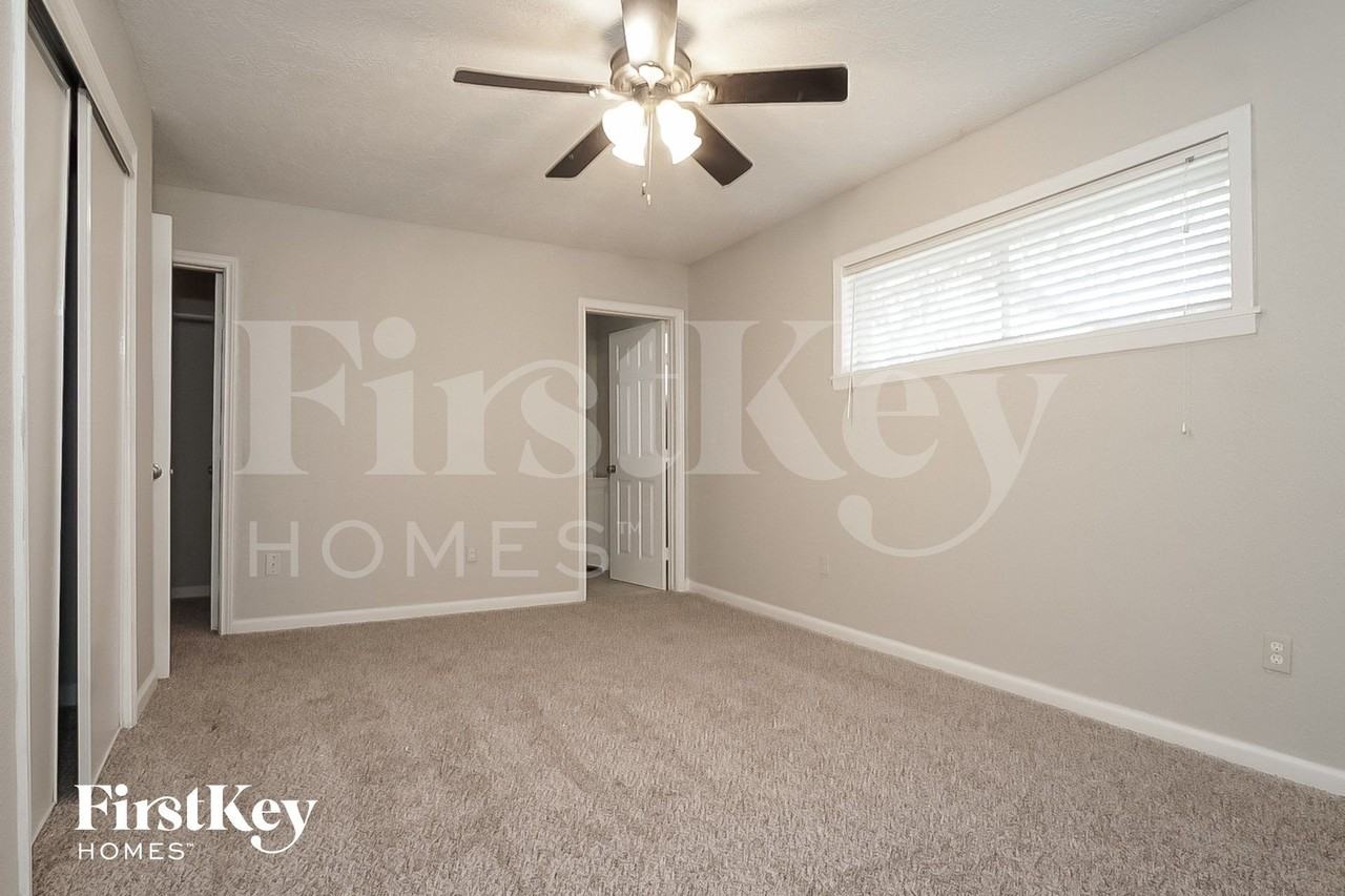 2505 Texas Ave - Photo 7 of 14