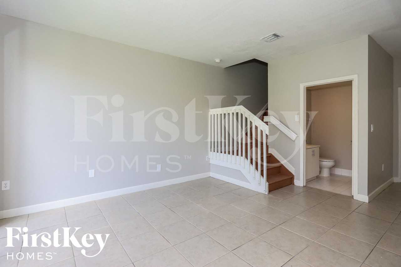 24521 Southwest 110th Avenue - Photo 7 of 15