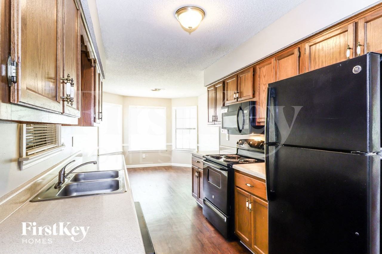 2439 Dove Glen Cv - Photo 6 of 15