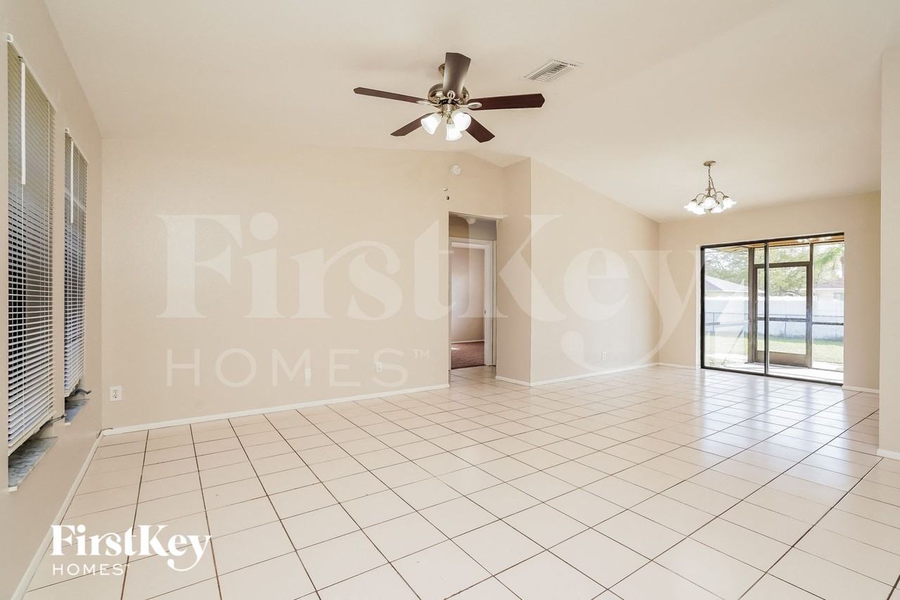 241 Se 1st Ave - Photo 2 of 15