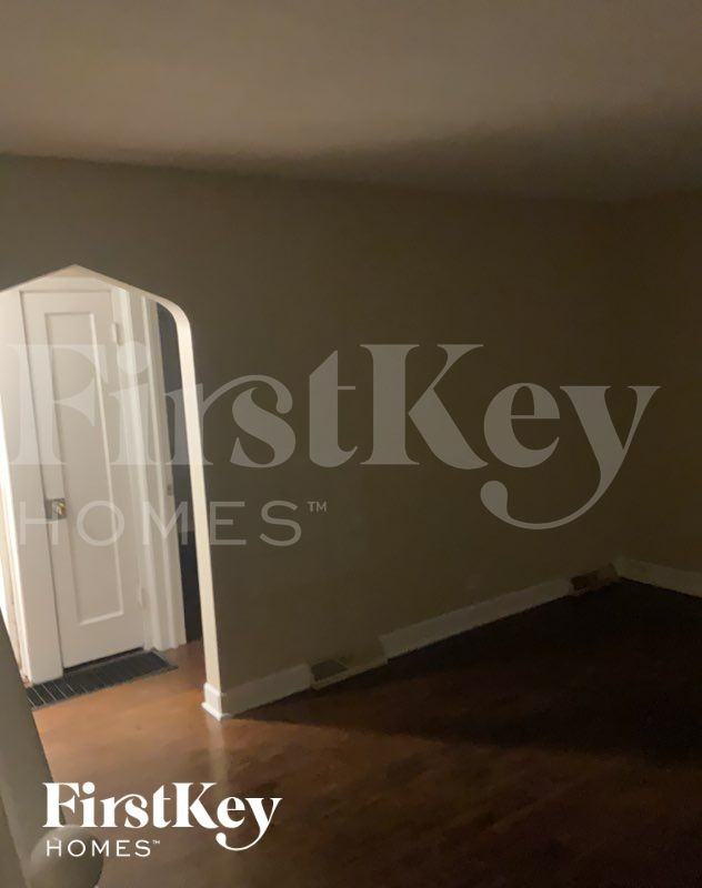 236 E 142nd St - Photo 5 of 10