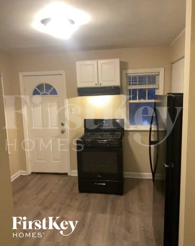 236 E 142nd St - Photo 6 of 10