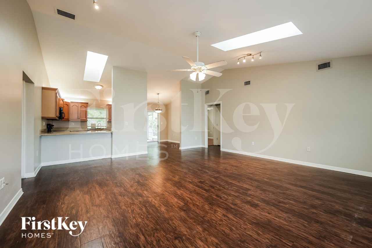 23504 Avacado Ave - Photo 3 of 16