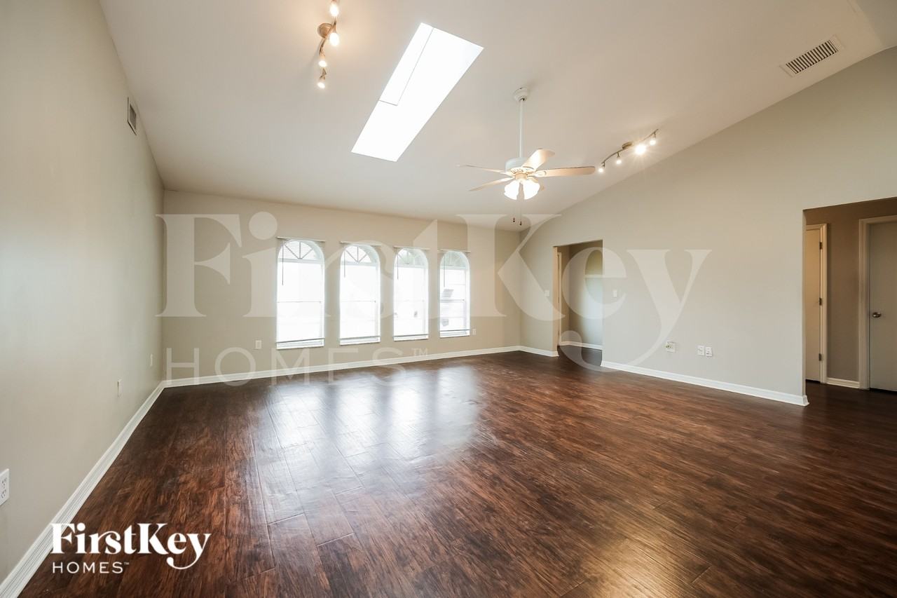 23504 Avacado Ave - Photo 4 of 16