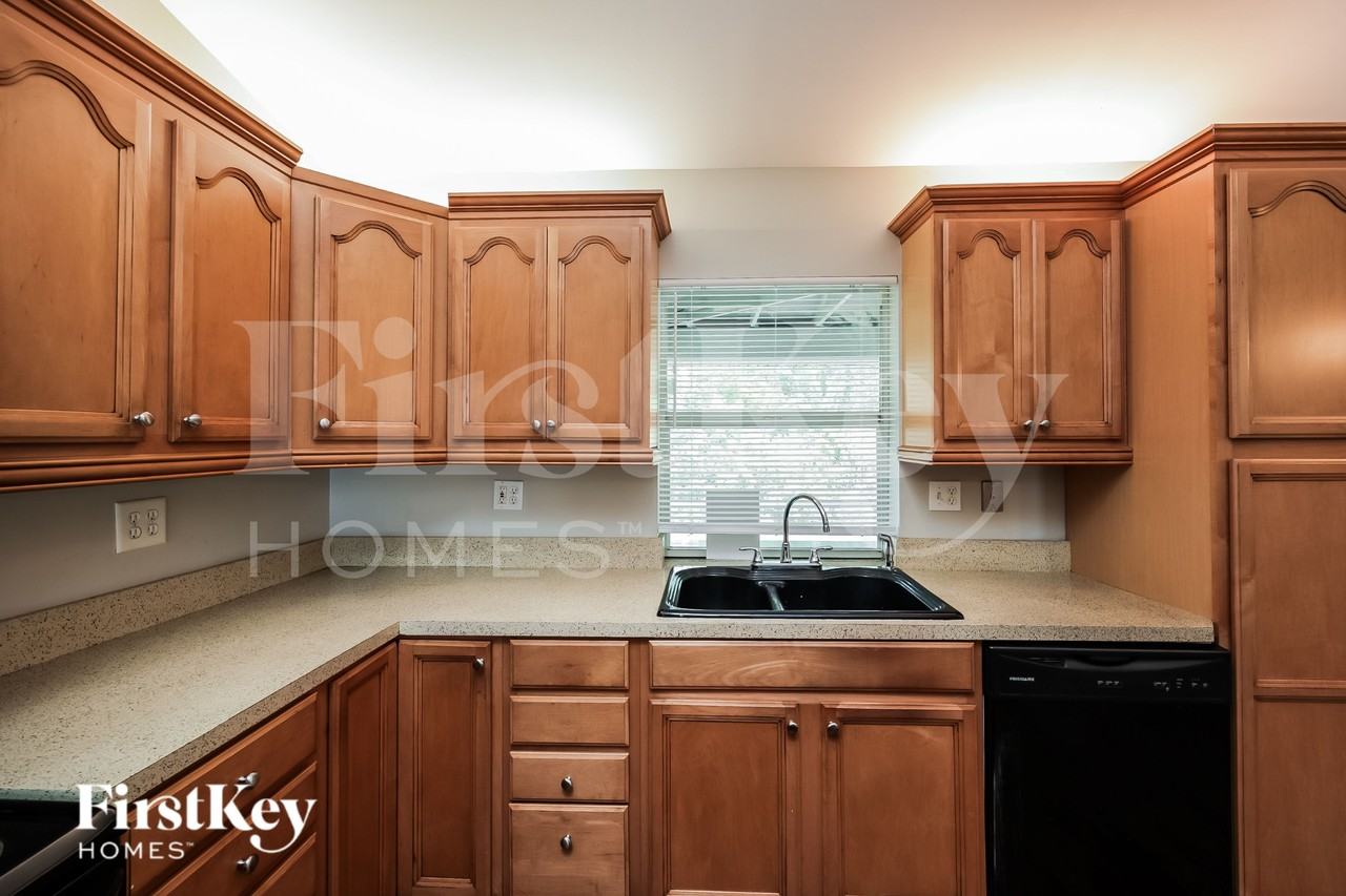 23504 Avacado Ave - Photo 7 of 16