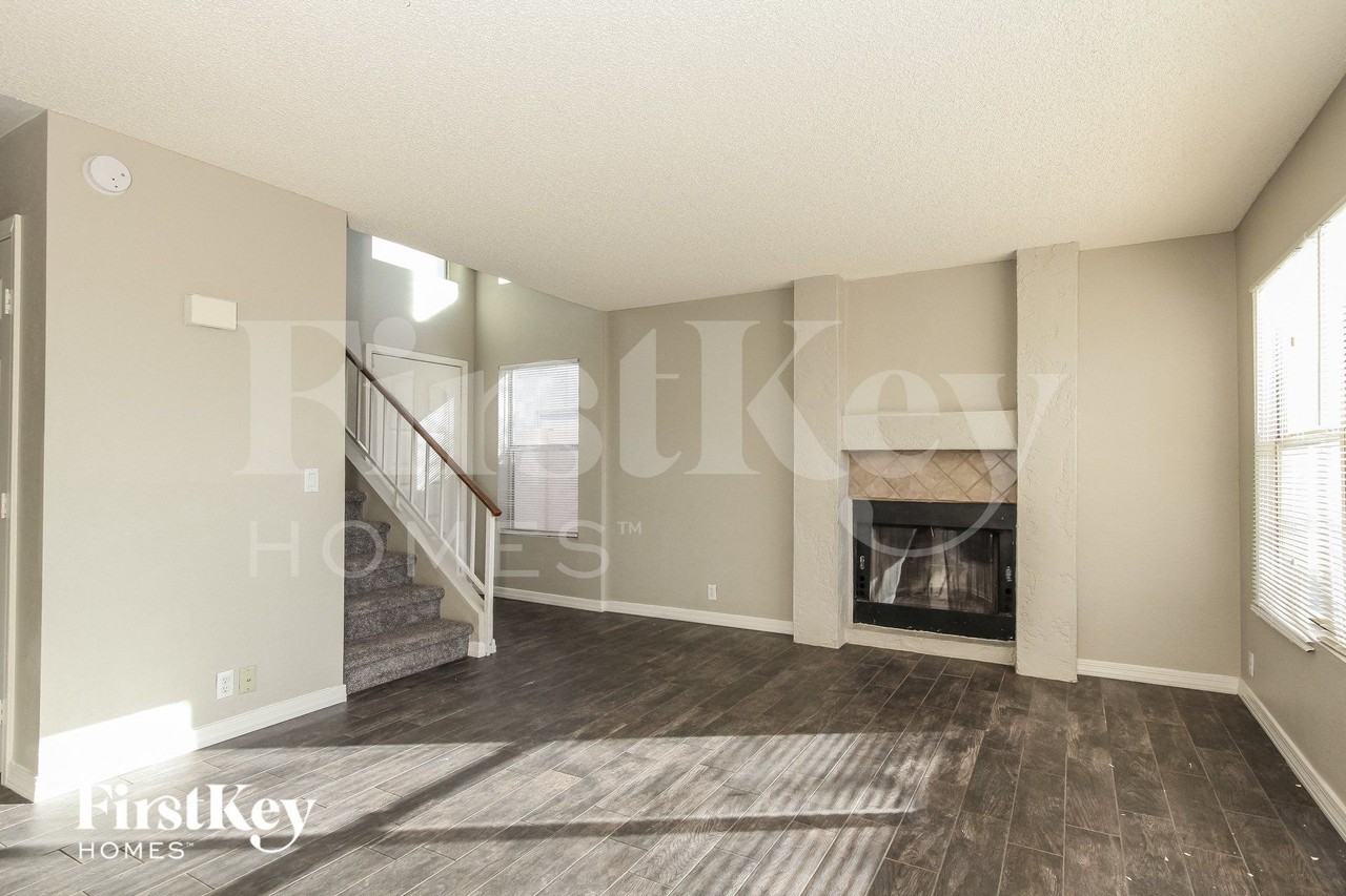 23452 N 40th Ln - Photo 3 of 15