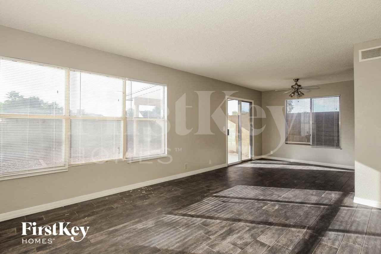 23452 N 40th Ln - Photo 4 of 15