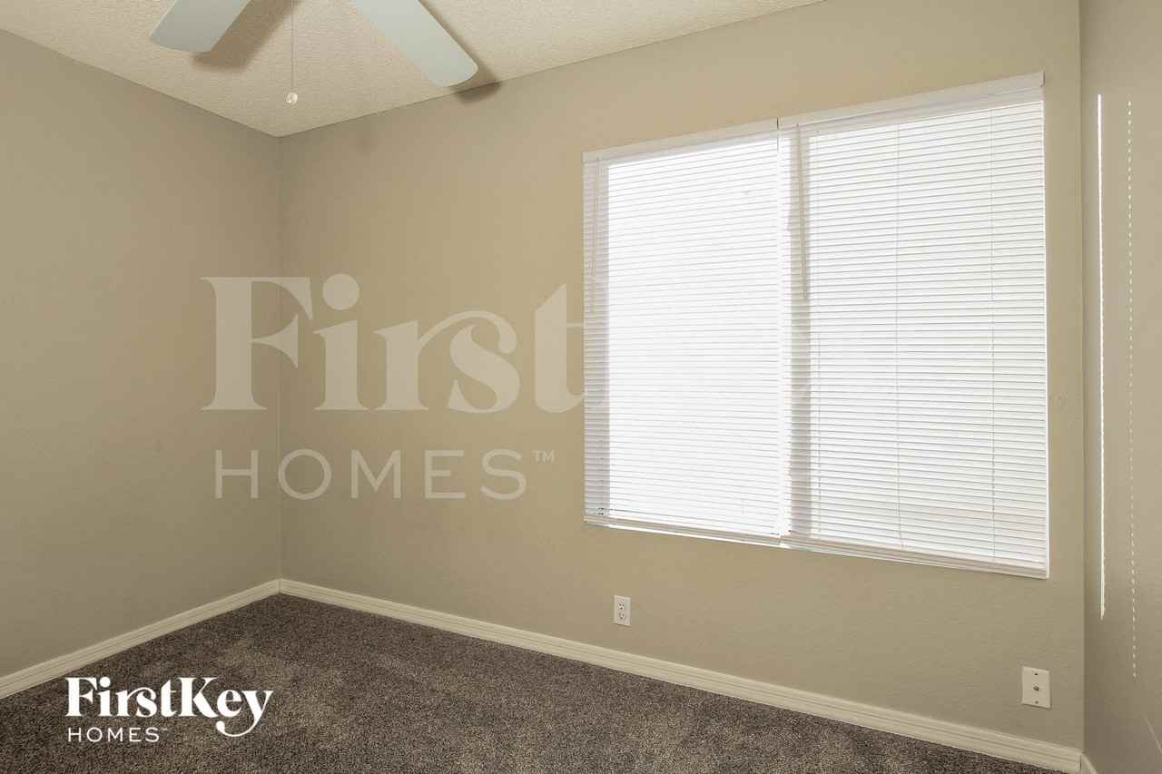 23452 N 40th Ln - Photo 5 of 15