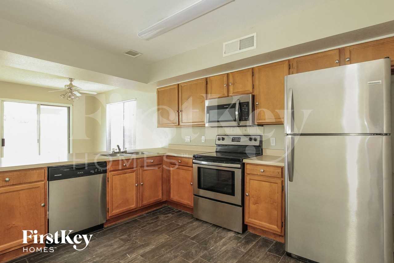 23452 N 40th Ln - Photo 6 of 15