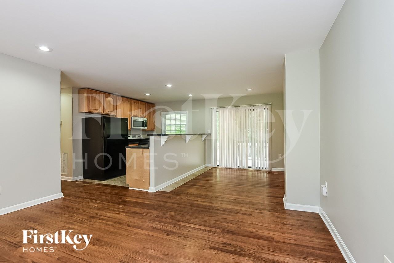 2340 Melody Ln Nw - Photo 4 of 15